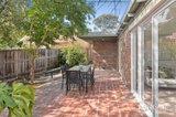 https://images.listonce.com.au/custom/160x/listings/5-edith-avenue-croydon-vic-3136/082/01844082_img_13.jpg?y9Nz3B0dkOs