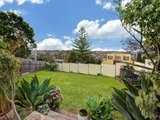 https://images.listonce.com.au/custom/160x/listings/5-eldorado-street-strathmore-vic-3041/600/00847600_img_13.jpg?fZ481QOFbkY