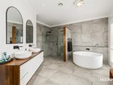 https://images.listonce.com.au/custom/160x/listings/5-eliza-close-williamstown-vic-3016/477/01203477_img_09.jpg?N9XoE0vURP0