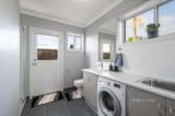 https://images.listonce.com.au/custom/160x/listings/5-eliza-mews-lilydale-vic-3140/334/01736334_img_10.jpg?rb5FYBGBMQM