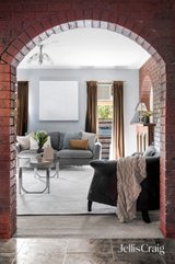 https://images.listonce.com.au/custom/160x/listings/5-ellis-court-mooroolbark-vic-3138/057/01808057_img_03.jpg?3C-J4xevNQ8