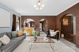 https://images.listonce.com.au/custom/160x/listings/5-ellis-court-mooroolbark-vic-3138/057/01808057_img_04.jpg?LKCyzBxXIyM