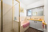 https://images.listonce.com.au/custom/160x/listings/5-ellis-court-mooroolbark-vic-3138/057/01808057_img_15.jpg?bie9pUtwf2U