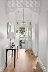 https://images.listonce.com.au/custom/160x/listings/5-esplanade-williamstown-vic-3016/314/01977314_img_28.jpg?Po4RMITN1ks