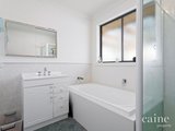 https://images.listonce.com.au/custom/160x/listings/5-eustace-street-wendouree-vic-3355/706/01576706_img_09.jpg?GgzavhpjlFE