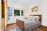 https://images.listonce.com.au/custom/160x/listings/5-evan-street-box-hill-north-vic-3129/462/01743462_img_05.jpg?wzwEr8YSzuc