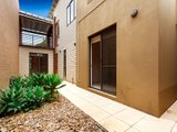 https://images.listonce.com.au/custom/160x/listings/5-eveline-avenue-maribyrnong-vic-3032/334/01203334_img_10.jpg?4oc6iYFOmGc