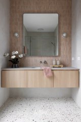https://images.listonce.com.au/custom/160x/listings/5-everett-street-brunswick-west-vic-3055/428/01910428_img_09.jpg?x-UgYGdI73A