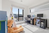 https://images.listonce.com.au/custom/160x/listings/5-fairview-crescent-avondale-heights-vic-3034/452/01893452_img_09.jpg?dzF6JX15HYU