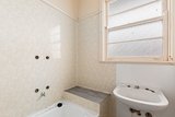 https://images.listonce.com.au/custom/160x/listings/5-falcon-street-norlane-vic-3214/505/01698505_img_05.jpg?z6wRM7n8asA