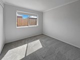 https://images.listonce.com.au/custom/160x/listings/5-frangipani-avenue-charlemont-vic-3217/905/01973905_img_06.jpg?dR07DN4_dLA