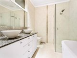 https://images.listonce.com.au/custom/160x/listings/5-georgian-court-balwyn-vic-3103/556/01684556_img_07.jpg?GwCWb0sP-bU