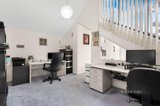 https://images.listonce.com.au/custom/160x/listings/5-geraldine-close-wheelers-hill-vic-3150/311/01389311_img_10.jpg?9NAcb1LjjZQ