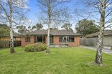 https://images.listonce.com.au/custom/160x/listings/5-grace-avenue-mooroolbark-vic-3138/784/01571784_img_15.jpg?uzFHAiTM_W8