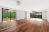 https://images.listonce.com.au/custom/160x/listings/5-grasmere-avenue-doncaster-east-vic-3109/776/01911776_img_02.jpg?UlBMyFm33OY
