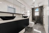 https://images.listonce.com.au/custom/160x/listings/5-grasmere-avenue-doncaster-east-vic-3109/776/01911776_img_08.jpg?3zRi8BQn_jY
