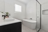 https://images.listonce.com.au/custom/160x/listings/5-gumdrop-drive-ocean-grove-vic-3226/670/01621670_img_12.jpg?of3tcwgHsk0