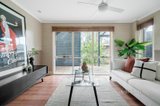 https://images.listonce.com.au/custom/160x/listings/5-hamish-court-greensborough-vic-3088/422/01546422_img_04.jpg?wXPNl_XfTOY