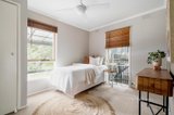 https://images.listonce.com.au/custom/160x/listings/5-hamish-court-greensborough-vic-3088/422/01546422_img_09.jpg?pgYe2UrBZ_M