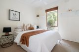 https://images.listonce.com.au/custom/160x/listings/5-hamish-court-greensborough-vic-3088/422/01546422_img_10.jpg?HI31cxdA6Zw