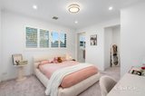 https://images.listonce.com.au/custom/160x/listings/5-hammence-street-glen-waverley-vic-3150/327/01875327_img_17.jpg?pgBgBNDoczc