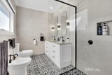 https://images.listonce.com.au/custom/160x/listings/5-hayward-street-pascoe-vale-south-vic-3044/203/01990203_img_02.jpg?lFMJordyx6U