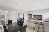 https://images.listonce.com.au/custom/160x/listings/5-henty-court-croydon-vic-3136/652/00816652_img_05.jpg?G_CORU7_YoM