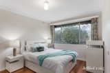 https://images.listonce.com.au/custom/160x/listings/5-henty-court-croydon-vic-3136/652/00816652_img_06.jpg?e8_A5AasQLw