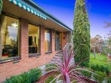 https://images.listonce.com.au/custom/160x/listings/5-highland-crescent-mooroolbark-vic-3138/589/01524589_img_02.jpg?-P2NKju3c_o