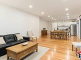 https://images.listonce.com.au/custom/160x/listings/5-holmes-road-mooroolbark-vic-3138/497/01529497_img_03.jpg?OQMTy-nZQ_w