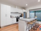 https://images.listonce.com.au/custom/160x/listings/5-holmes-road-mooroolbark-vic-3138/497/01529497_img_04.jpg?KapMOjCeHsU