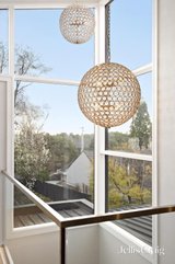 https://images.listonce.com.au/custom/160x/listings/5-homewood-street-nunawading-vic-3131/972/01810972_img_06.jpg?JIBkOO64WMY