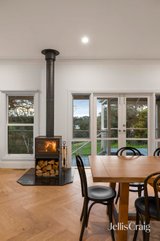 https://images.listonce.com.au/custom/160x/listings/5-hooper-road-wonga-park-vic-3115/978/01922978_img_07.jpg?5VHJSKqbta8