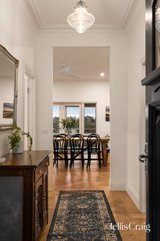 https://images.listonce.com.au/custom/160x/listings/5-hooper-road-wonga-park-vic-3115/978/01922978_img_08.jpg?aqa_I4S0AiA