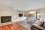 https://images.listonce.com.au/custom/160x/listings/5-huggins-road-donvale-vic-3111/907/00241907_img_02.jpg?lUwzv-JLNS8