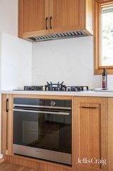 https://images.listonce.com.au/custom/160x/listings/5-huntingfield-court-eltham-vic-3095/052/01797052_img_05.jpg?Tx8y45UHlcY