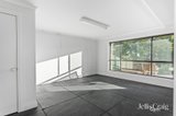 https://images.listonce.com.au/custom/160x/listings/5-huntingfield-court-eltham-vic-3095/052/01797052_img_21.jpg?v4spAzAiX3w