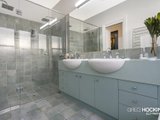 https://images.listonce.com.au/custom/160x/listings/5-irving-street-newport-vic-3015/852/01203852_img_10.jpg?frx8t4YVslI