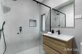https://images.listonce.com.au/custom/160x/listings/5-jesmond-road-croydon-vic-3136/328/01950328_img_09.jpg?UXPjB97pk-A