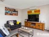 https://images.listonce.com.au/custom/160x/listings/5-jules-court-yarra-glen-vic-3775/980/01524980_img_06.jpg?Cqj8LbBbO1s