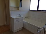 https://images.listonce.com.au/custom/160x/listings/5-julie-court-corio-vic-3214/956/01691956_img_08.jpg?8dxE61d3UTY