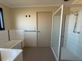 https://images.listonce.com.au/custom/160x/listings/5-julie-court-corio-vic-3214/956/01691956_img_31.jpg?X3yvyt4rbHU