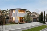 https://images.listonce.com.au/custom/160x/listings/5-kauri-grove-glen-waverley-vic-3150/099/01987099_img_04.jpg?MIG_2Rq-hqU