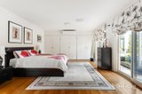 https://images.listonce.com.au/custom/160x/listings/5-kelbow-close-st-helena-vic-3088/296/01970296_img_08.jpg?_IRIswmJWRw