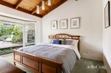 https://images.listonce.com.au/custom/160x/listings/5-kelbow-close-st-helena-vic-3088/296/01970296_img_10.jpg?Ho-49_fRxYs