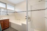 https://images.listonce.com.au/custom/160x/listings/5-kingston-street-mount-waverley-vic-3149/036/01644036_img_08.jpg?-yxbheJ0N2M