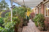 https://images.listonce.com.au/custom/160x/listings/5-kirkford-drive-mooroolbark-vic-3138/393/01717393_img_17.jpg?nmYn7EYetfQ