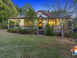 https://images.listonce.com.au/custom/160x/listings/5-lalors-lane-healesville-vic-3777/488/01529488_img_01.jpg?hiN269EnP8w