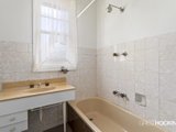 https://images.listonce.com.au/custom/160x/listings/5-laurie-street-newport-vic-3015/555/01203555_img_09.jpg?gRC3kftDHCw