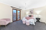 https://images.listonce.com.au/custom/160x/listings/5-leigh-street-mount-waverley-vic-3149/454/01660454_img_13.jpg?rcJNOxH5jQ8